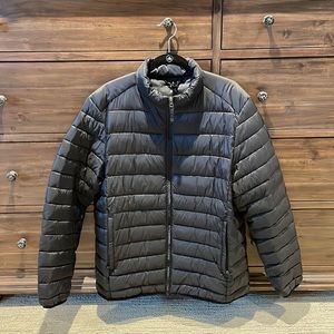 Men’s Amazon essentials lightweight water resistant packable puffer jacket